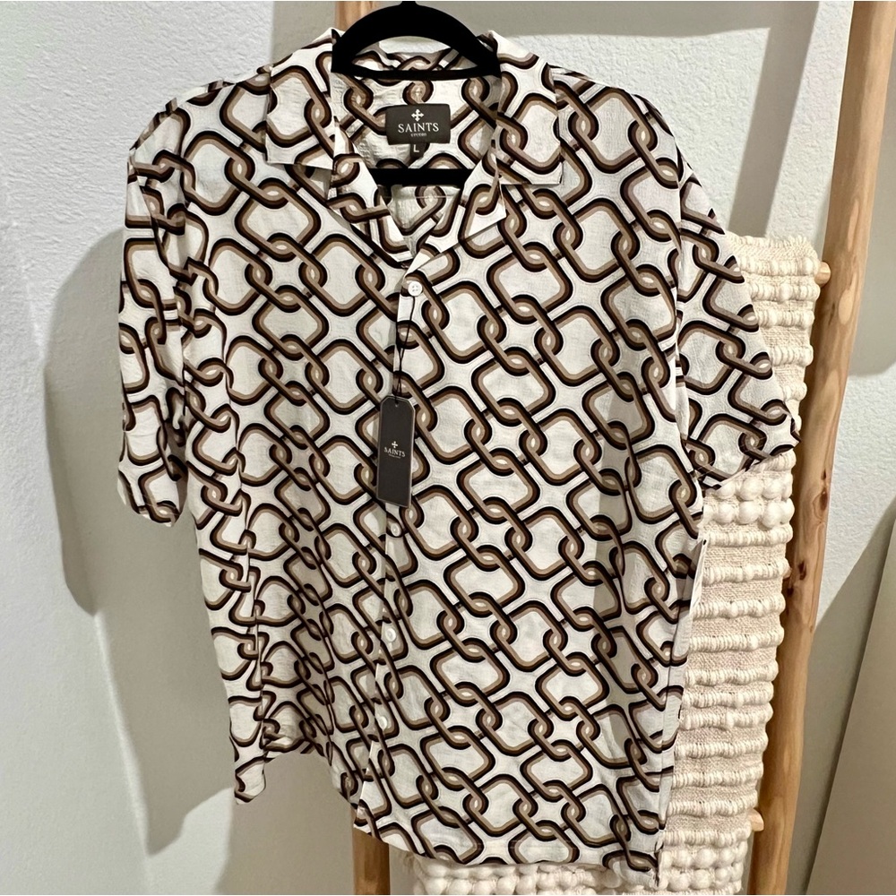 NEW! Men’s Saints Retro Link Print Collared Shirt $68.00 Retail.